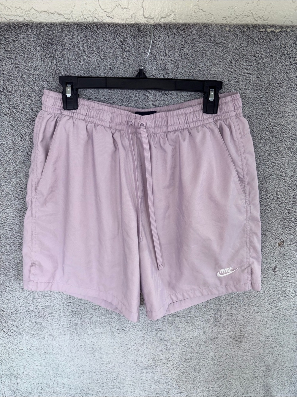 Nike Men's Light Purple size large Athletic Shorts